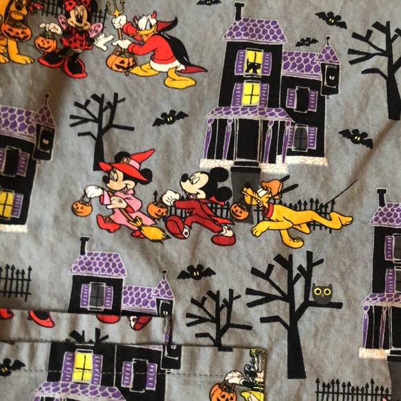 Disney Halloween scrub top - Picture 5 of 9